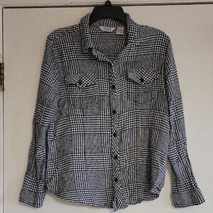 KEREN hart Black and White Button Down Shirt